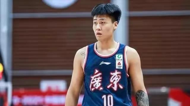 专家推荐【夏长生】足球16中13 带来下午两场澳超精选：阿德莱德联vs布里斯班狮吼+西悉尼流浪者vs墨尔本胜利【雅典娜解球】足球8中7 带来晚间意甲赛事：弗洛西诺尼vs都灵【易球胜】足球4连红 带来晚间德甲焦点战：斯图加特vs勒沃库森今日热点赛事今日下午，澳超迎来两场焦点战对决：阿德莱德联vs布里斯班狮吼+西悉尼流浪者vs墨尔本胜利。